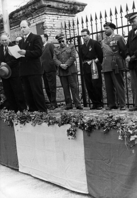 Archivio parrocchiale - Inaugurazione Monumento ai Caduti