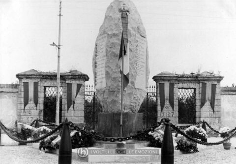 Archivio parrocchiale - Inaugurazione Monumento ai Caduti