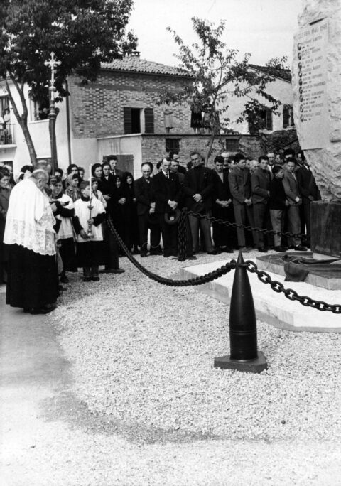 Archivio parrocchiale - Inaugurazione Monumento ai Caduti