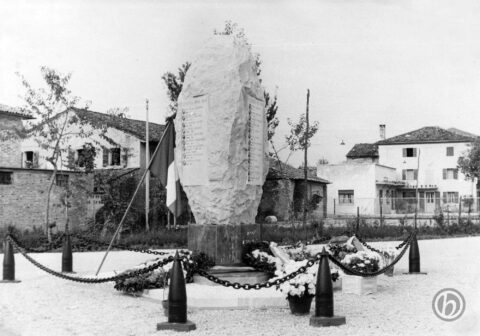 Archivio parrocchiale - Inaugurazione Monumento ai Caduti