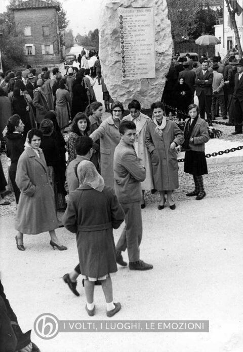 Archivio parrocchiale - Inaugurazione Monumento ai Caduti