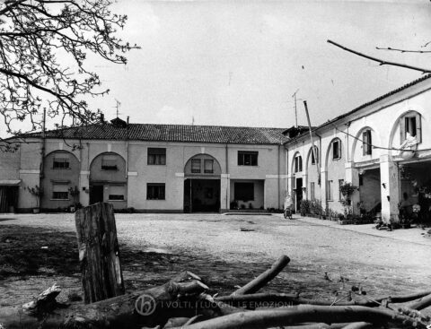 Foto Comune di Vedelago - L'ala ovest dell'antica aia di villa Pola-Cappelletto-Quaggiotto: si indovinano ancora gli archi del porticato esistente prima dei lavori di adeguamento residenziale
