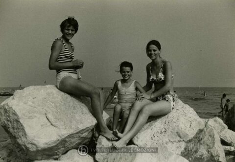 Foto Edda Quaggiotto - Sorelle al mare