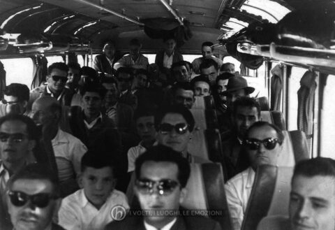 Foto Ida Trinca - Foto di gruppo in gita: tutti in corriera