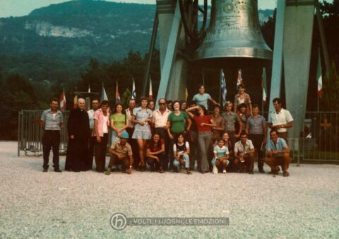 Foto Ida Trinca - La corale parrocchiale in gita a Rovereto: la campana dei caduti