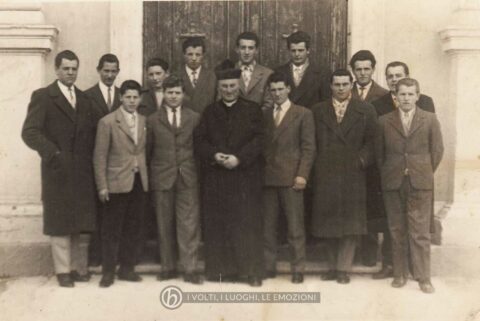 Foto Famiglia Pagnan-Tempesta - Foto di gruppo con don Alberto Miatello.