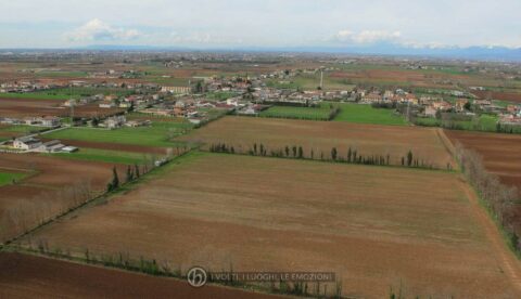 Foto Maurizio Soligo - 2 aprile 2010: foto aerea da est
