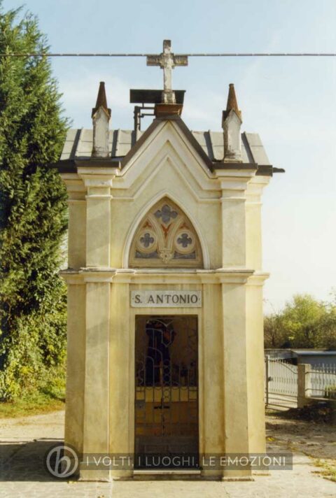 Il capitello votivo dedicato a Sant’Antonio di Padova, 21 novembre 2001