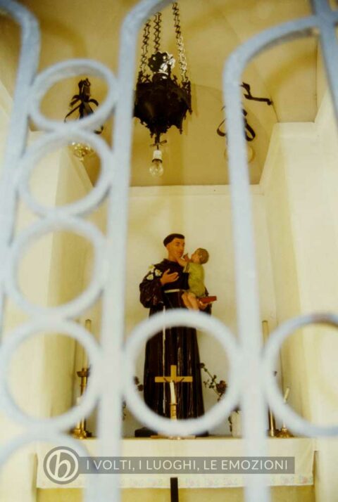Il capitello votivo dedicato a Sant’Antonio di Padova, 21 novembre 2001
