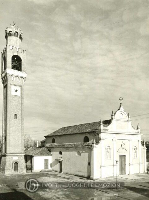 Archivio parrocchiale - La chiesa di Barcon negli anni ’50.