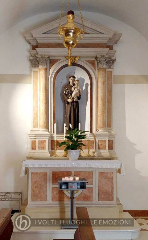 Altare dedicato a Sant'Antonio da Padova