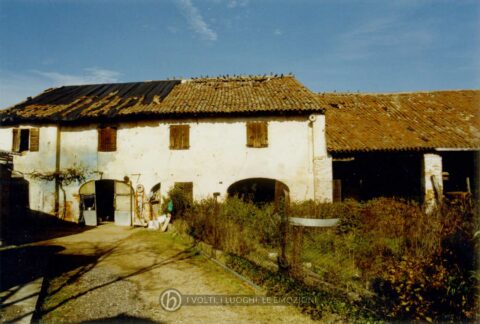 2001: edifici annessi, vista da Via Capello