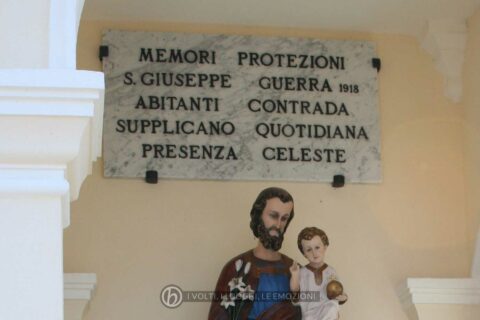 Il capitello votivo dedicato a S. Giuseppe, targa marmorea
