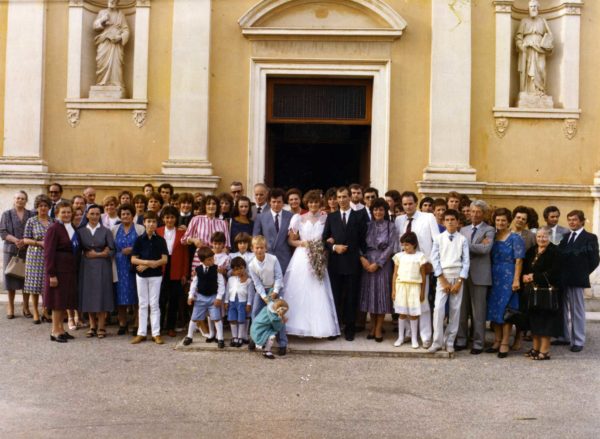 Foto Edda Quaggiotto - Matrimonio: foto di gruppo davanti la chiesa