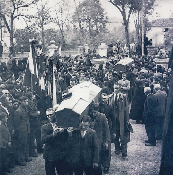 Foto Edda Quaggiotto - Funerali dieci martiri: arrivo dei feretri in chiesa