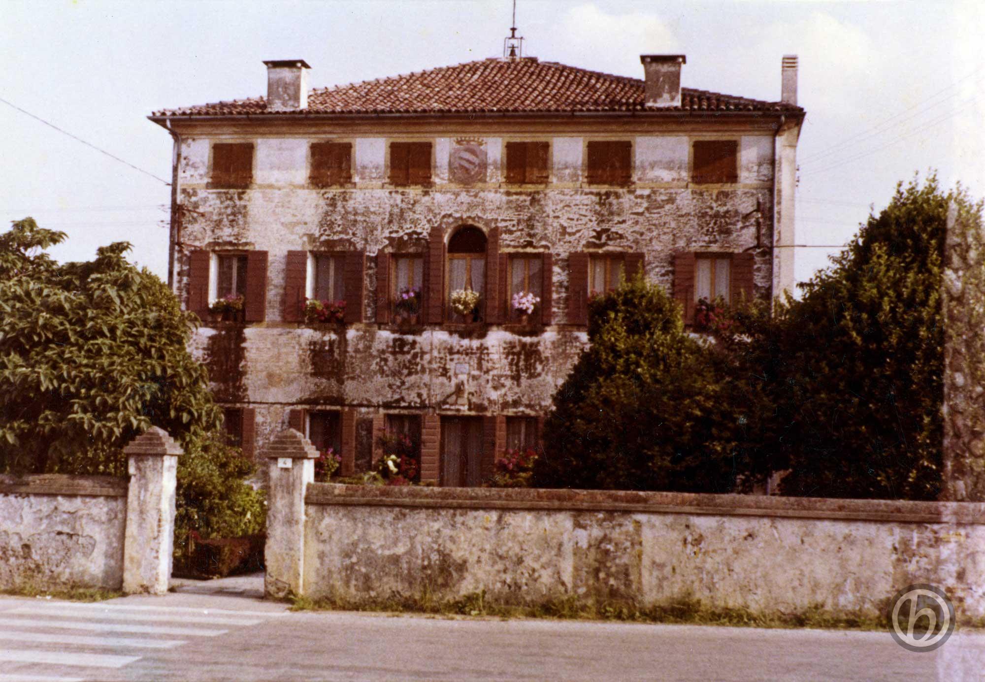 Foto Felice Trinca - Giugno 1972: la canonica