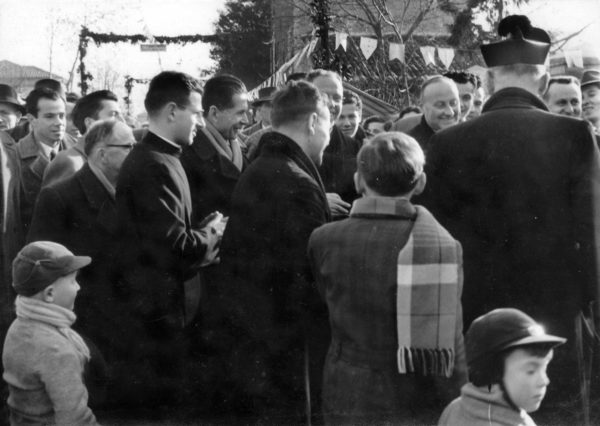 Foto Ida Trinca - 3 febbraio 1957: Insediamento del nuovo parroco don Alberto Miatello