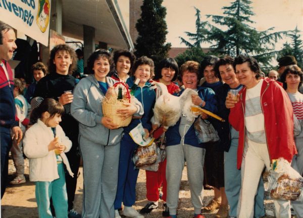 Foto Famiglia Mardegan-Piccolo - Partecipanti alla corsa podistica con il tacchino, "premio" della lotteria.