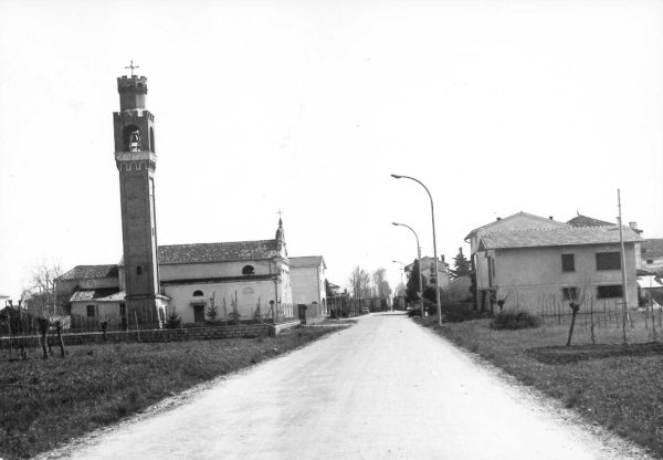 Foto Marino Binotto - Via Stazione: il centro di Barcon visto da ovest