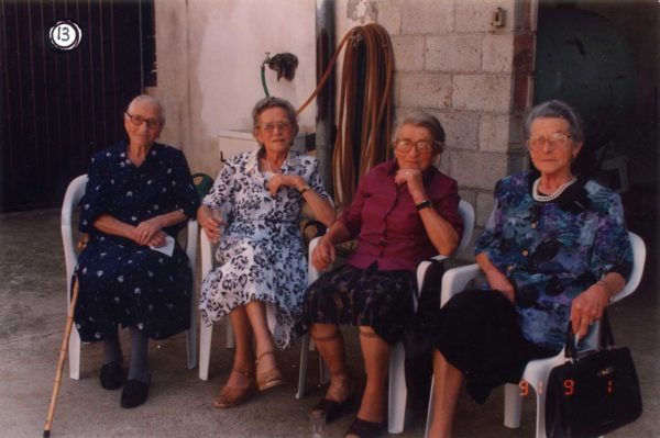 Foto Mario Soligo - 1 settembre 1991 - Le quattro sorelle Sartor