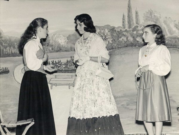 Foto Mazzoccato-Trinca - 1957: rappresentazione teatrale tutta al femminile