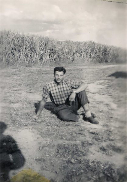 Foto Mazzoccato-Trinca - 1956: Paolo alla piantagione di canna da zucchero nel Queensland (Australia)