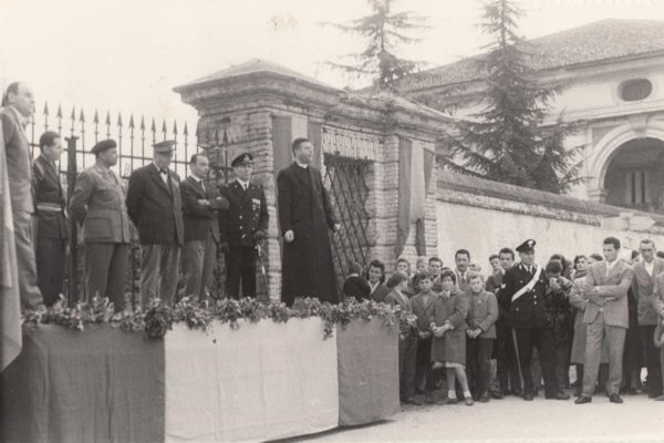 Foto Sorelle Occhial - Inaugurazione Monumento ai Caduti