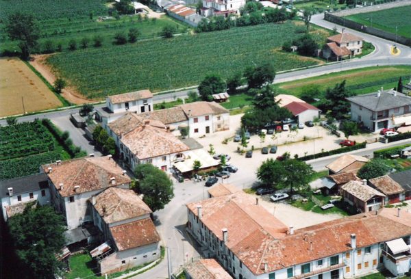 Foto Maurizio Soligo - Anni '90: foto aerea di Piazza Cavour